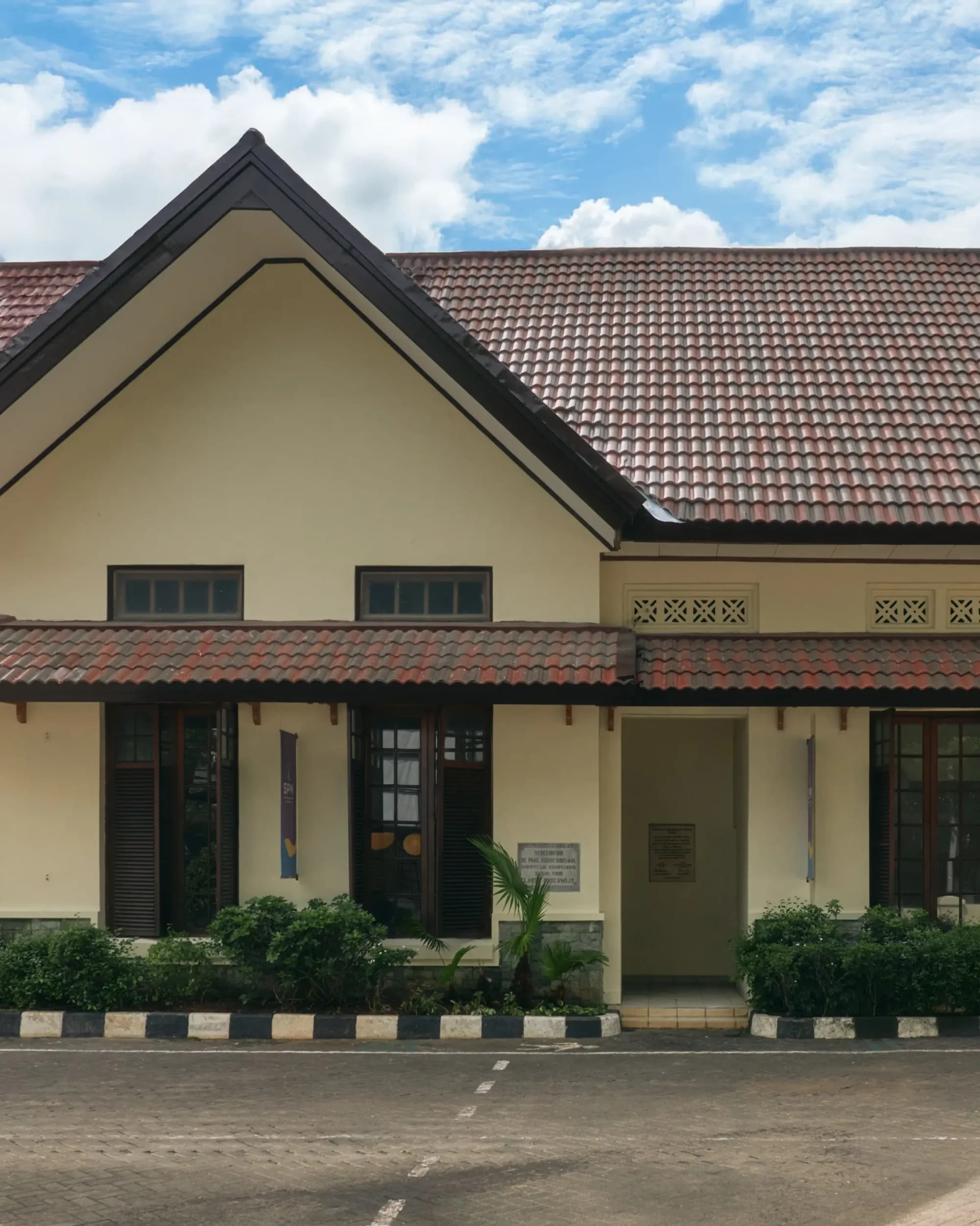 HEI Schools SPM Menteng
